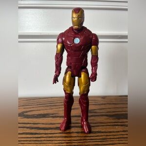 Hasbro Marvel Avengers Hero Series 2013 Iron Man 11.5” Action Figure